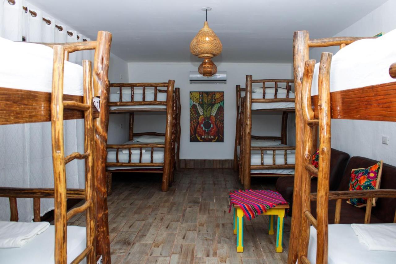 Los Amigos Hostel Flores Δωμάτιο φωτογραφία