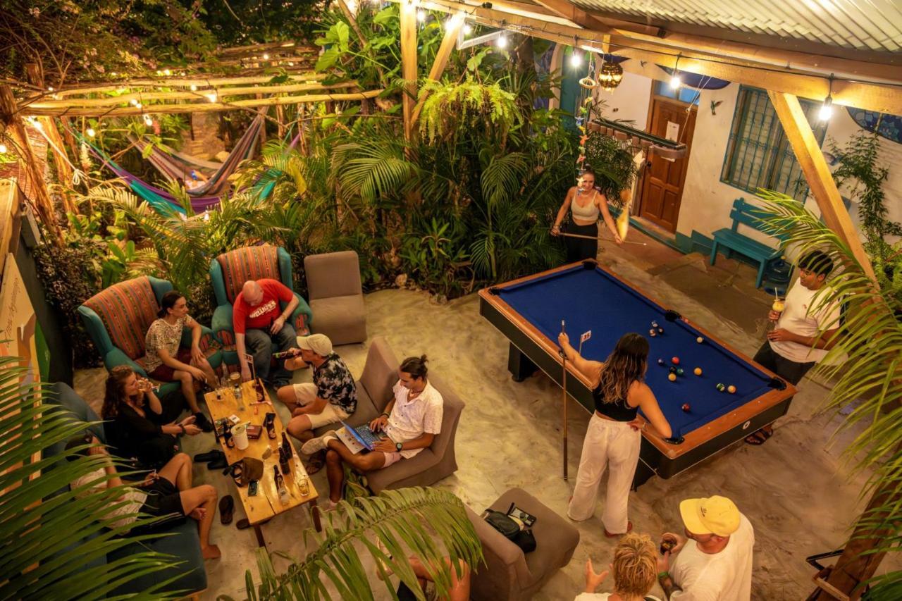 Los Amigos Hostel Flores Εξωτερικό φωτογραφία