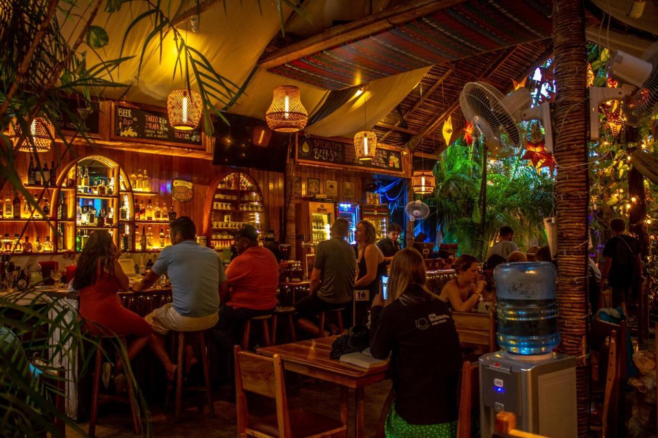 Los Amigos Hostel Flores Εξωτερικό φωτογραφία