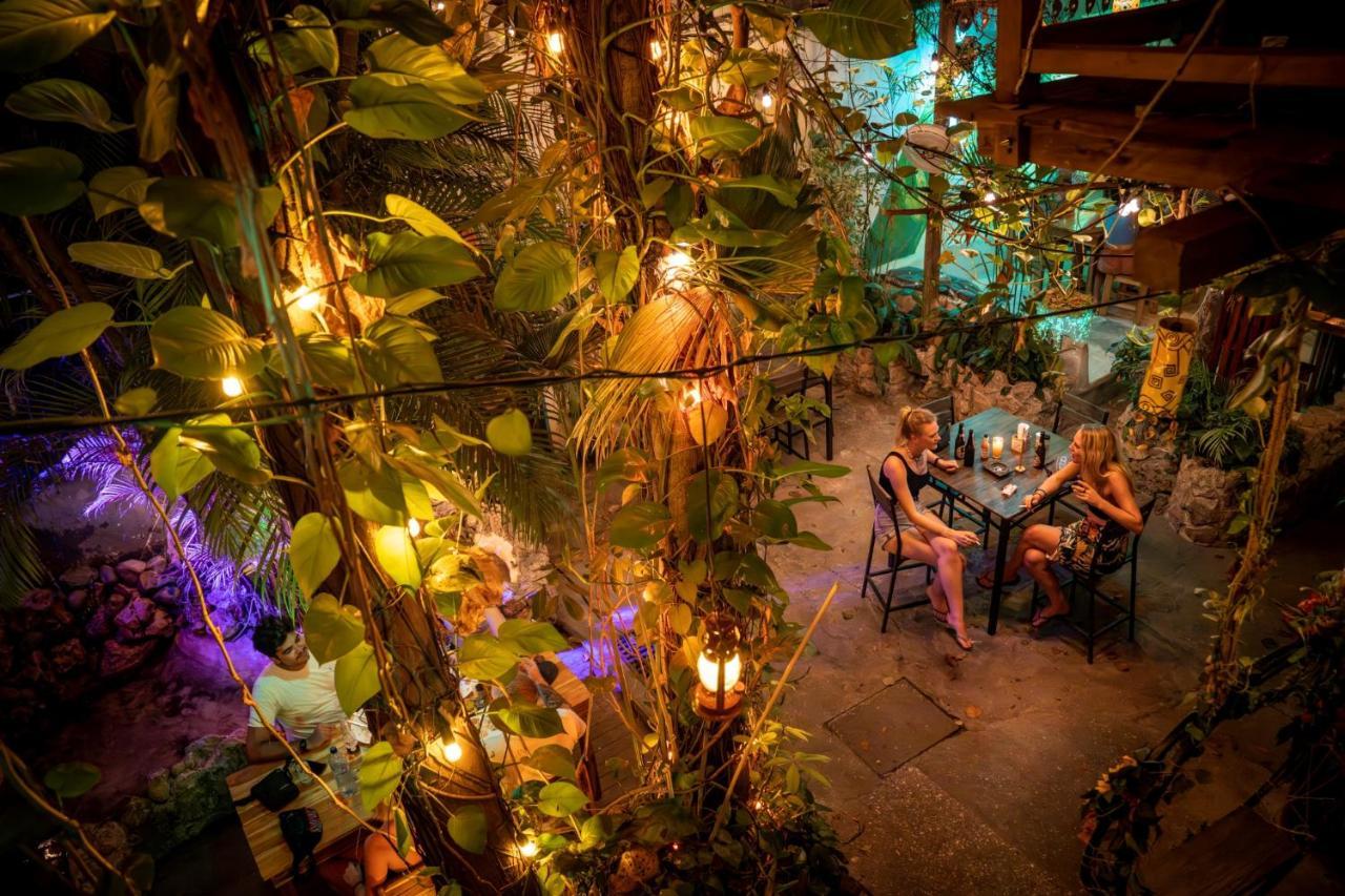 Los Amigos Hostel Flores Εξωτερικό φωτογραφία